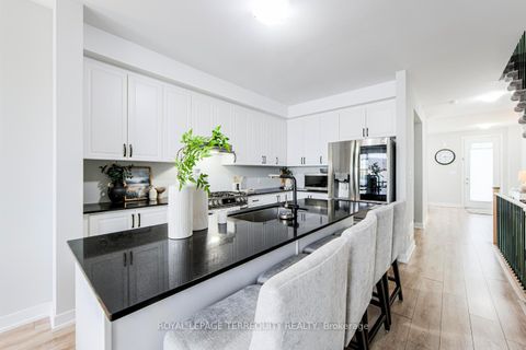 Photo 12 at 19 Assunta Lane, Bowmanville, Clarington