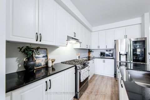Photo 14 at 19 Assunta Lane, Bowmanville, Clarington