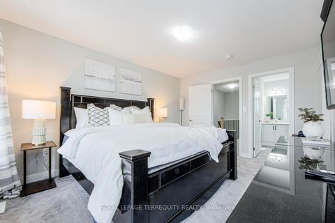 Photo 25 at 19 Assunta Lane, Bowmanville, Clarington