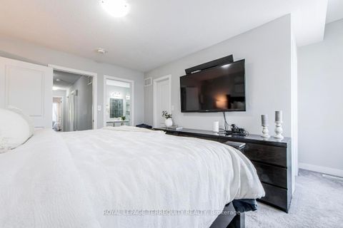 Photo 26 at 19 Assunta Lane, Bowmanville, Clarington