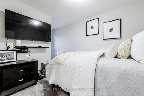 Photo 36 at 19 Assunta Lane, Bowmanville, Clarington