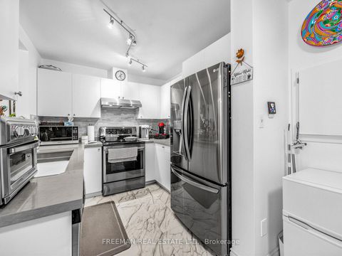 Photo 15 at C13 - 108 Finch Avenue W, Newtonbrook West, Toronto