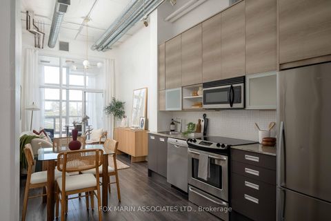Photo 11 at 430 - 380 Macpherson Avenue, Casa Loma, Toronto