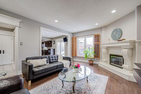 Photo 9 at 372 Greenock Drive, Maple, Vaughan