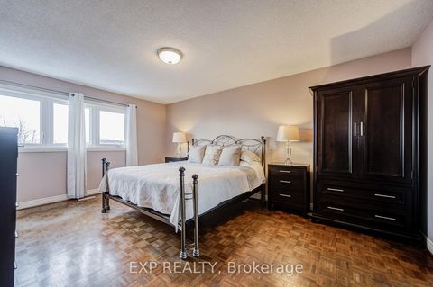 Photo 23 at 372 Greenock Drive, Maple, Vaughan