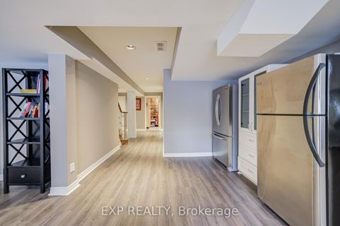 Photo 42 at 372 Greenock Drive, Maple, Vaughan
