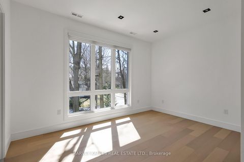 Photo 28 at 193 Beechwood Crescent, Central Newmarket, Newmarket