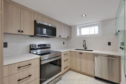 Photo 32 at 193 Beechwood Crescent, Central Newmarket, Newmarket