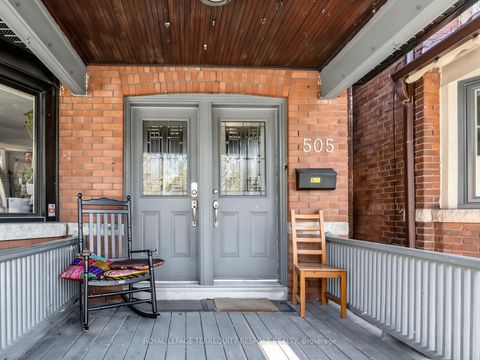 Photo 2 at 505 Parkside Drive, Swansea, Toronto