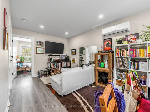 Photo 5 at 505 Parkside Drive, Swansea, Toronto