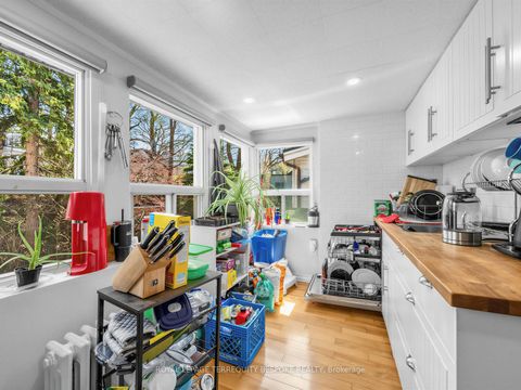 Photo 10 at 505 Parkside Drive, Swansea, Toronto