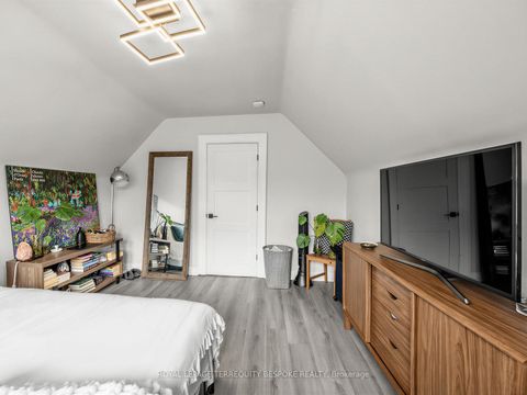 Photo 12 at 505 Parkside Drive, Swansea, Toronto