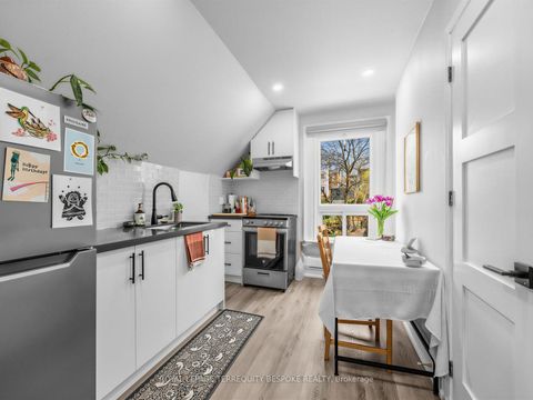 Photo 14 at 505 Parkside Drive, Swansea, Toronto