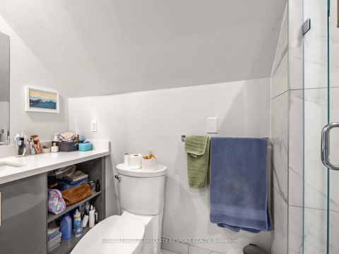 Photo 15 at 505 Parkside Drive, Swansea, Toronto