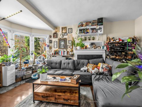 Photo 17 at 505 Parkside Drive, Swansea, Toronto