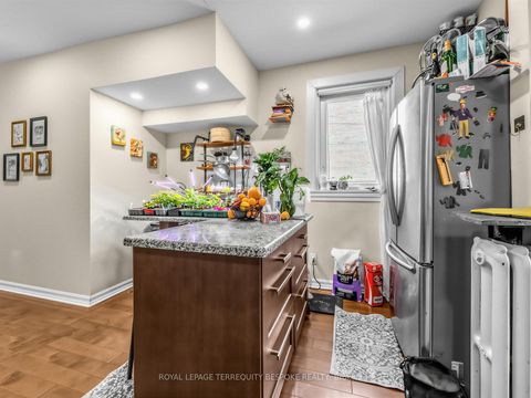 Photo 24 at 505 Parkside Drive, Swansea, Toronto