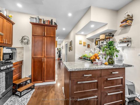 Photo 25 at 505 Parkside Drive, Swansea, Toronto