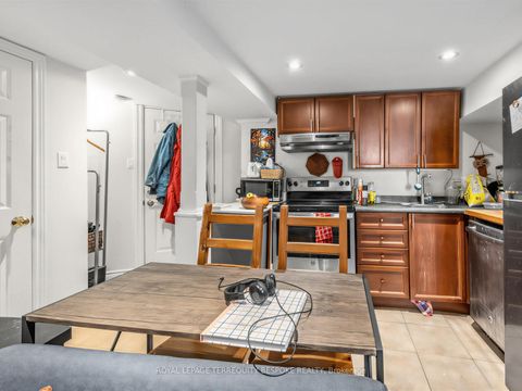Photo 30 at 505 Parkside Drive, Swansea, Toronto