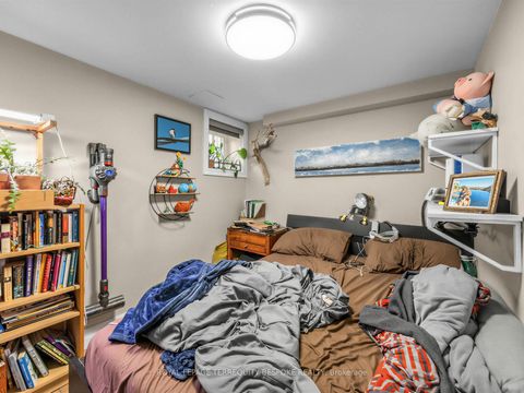 Photo 33 at 505 Parkside Drive, Swansea, Toronto
