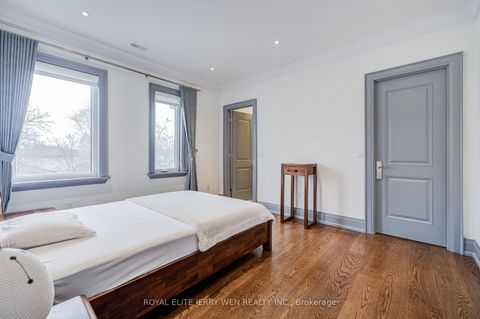 Photo 28 at 300 Upper Highland Crescent, Windfields, Toronto