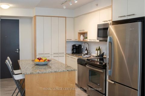 Photo 14 at 809 - 5 Valhalla Inn Road, City Centre West, Toronto