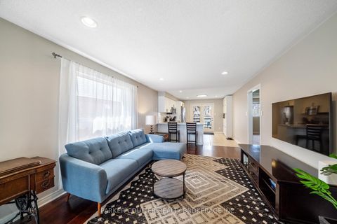 Photo 2 at 216 Mapleton Avenue, Holly, Barrie