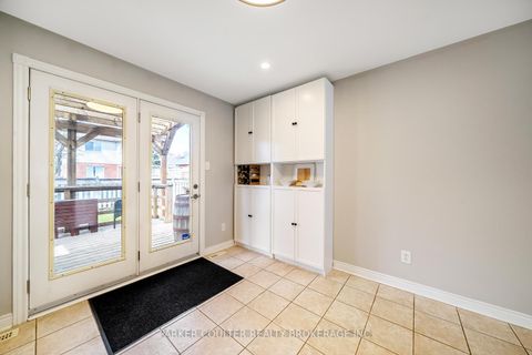 Photo 11 at 216 Mapleton Avenue, Holly, Barrie