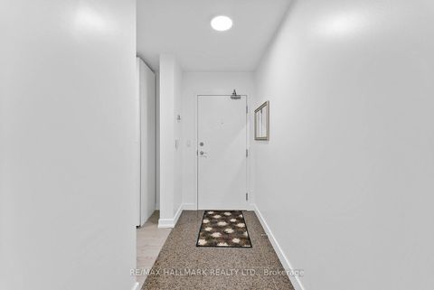 Photo 23 at 1810 - 381 Front Street W, Waterfront Communities C1, Toronto
