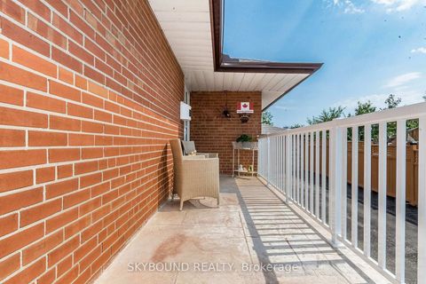 Photo 4 at 33 Bradstock Road, Humbermede, Toronto