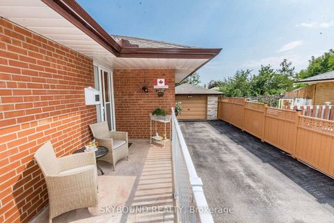 Photo 6 at 33 Bradstock Road, Humbermede, Toronto