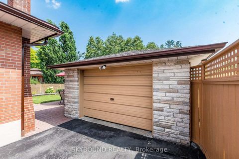 Photo 20 at 33 Bradstock Road, Humbermede, Toronto