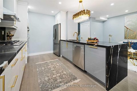 Photo 9 at 11 Michael Drive E, North Richvale, Richmond Hill