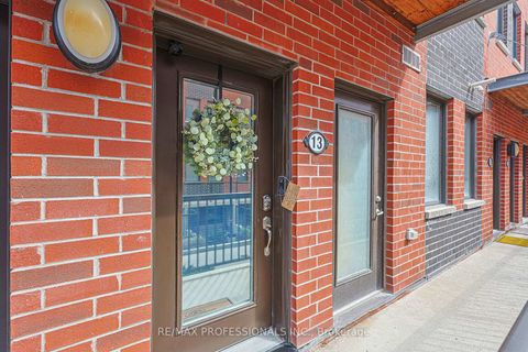 Photo 2 at 13 - 873 Wilson Avenue, CFB, Toronto