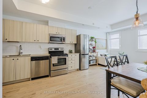 Photo 6 at 13 - 873 Wilson Avenue, CFB, Toronto