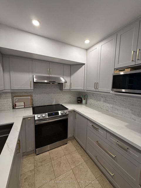 Photo 3 at 123 - 3 Everson Drive, Willowdale East, Toronto