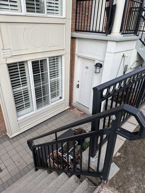 Photo 10 at 123 - 3 Everson Drive, Willowdale East, Toronto