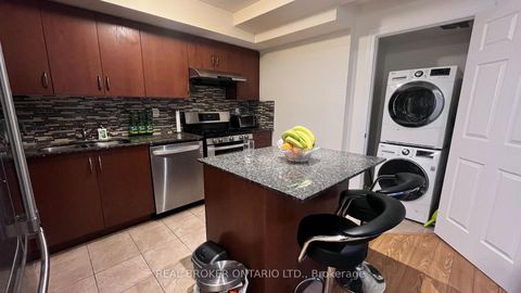 Photo 4 at 29 - 13 EATON PARK Lane, L'Amoreaux, Toronto