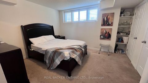 Photo 13 at 29 - 13 EATON PARK Lane, L'Amoreaux, Toronto