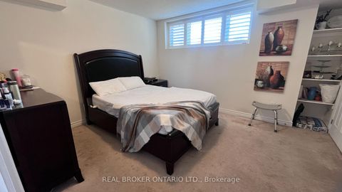 Photo 16 at 29 - 13 EATON PARK Lane, L'Amoreaux, Toronto