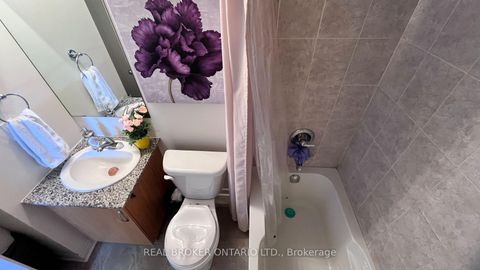 Photo 17 at 29 - 13 EATON PARK Lane, L'Amoreaux, Toronto