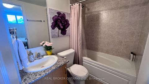 Photo 18 at 29 - 13 EATON PARK Lane, L'Amoreaux, Toronto