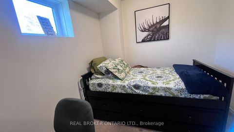 Photo 22 at 29 - 13 EATON PARK Lane, L'Amoreaux, Toronto