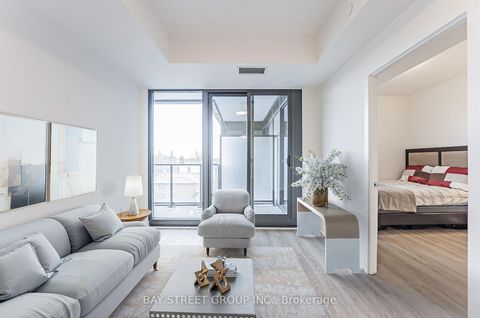 Photo 3 at 526 - 250 Lawrence Avenue W, Lawrence Park North, Toronto