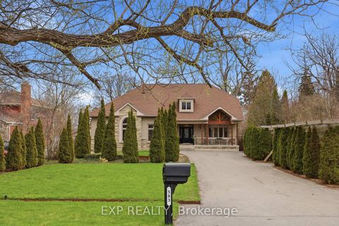Photo 1 at 583 Park Crescent, West Shore, Pickering