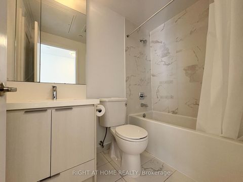 Photo 8 at 308 - 101 Erskine Avenue, Mount Pleasant West, Toronto