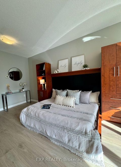 Photo 6 at 917 - 25 Cole Street, Regent Park, Toronto