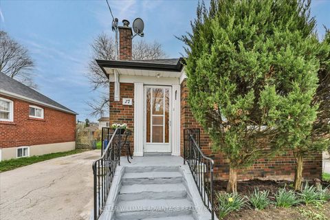 Photo 3 at 27 Innismore Crescent, Maryvale, Toronto