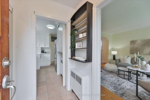 Photo 5 at 27 Innismore Crescent, Maryvale, Toronto