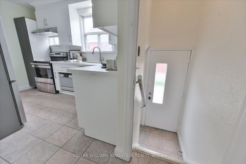 Photo 14 at 27 Innismore Crescent, Maryvale, Toronto