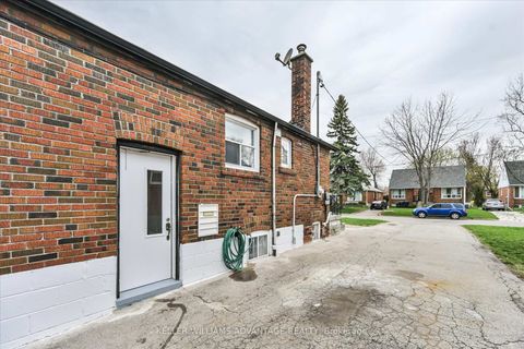 Photo 20 at 27 Innismore Crescent, Maryvale, Toronto